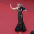 Arielle Dombasle - Montée des marches du film "The Last Face" lors du 69ème Festival International du Film de Cannes. Le 20 mai 2016. © Giancarlo Gorassini/Bestimage