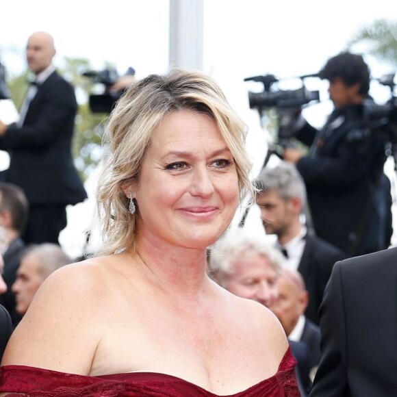 Paul Belmondo (habillé en Lanvin), sa femme Luana et leur fils Victor - Montée de la cérémonie de clôture du 69ème Festival International du Film de Cannes. Le 22 mai 2016. © Olivier Borde-Cyril Moreau/Bestimage