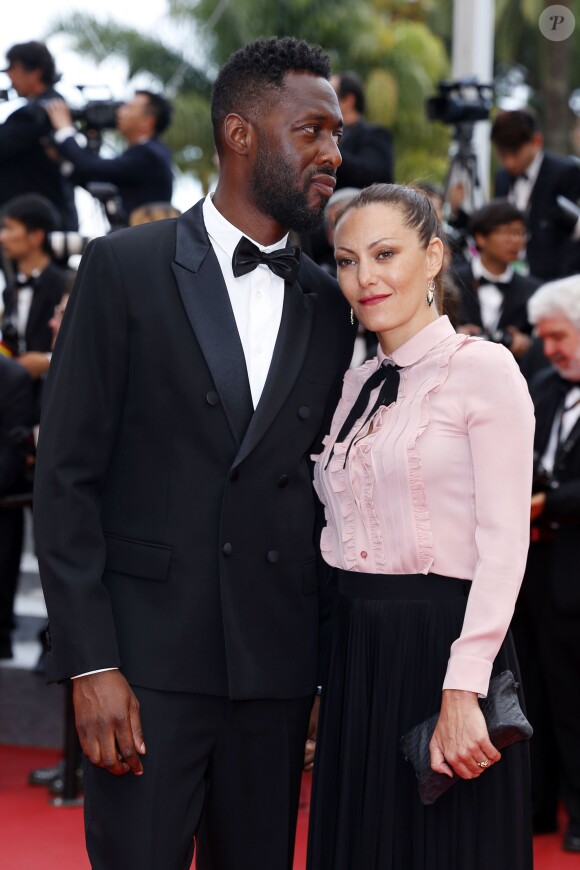 Karole Rocher et son compagnon Thomas N'Gijol - Montée de la cérémonie de clôture du 69ème Festival International du Film de Cannes. Le 22 mai 2016. © Olivier Borde-Cyril Moreau/Bestimage