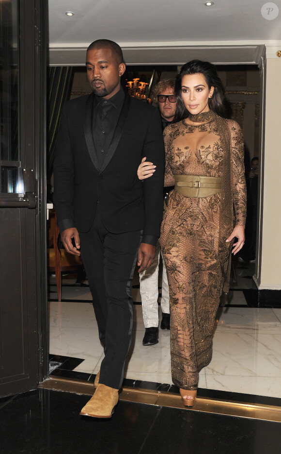 Kim Kardashian et son mari Kanye West arrivent au dîner de gala de "The Vogue 100" à Hyde Park, Londres, le 23 mai 2016