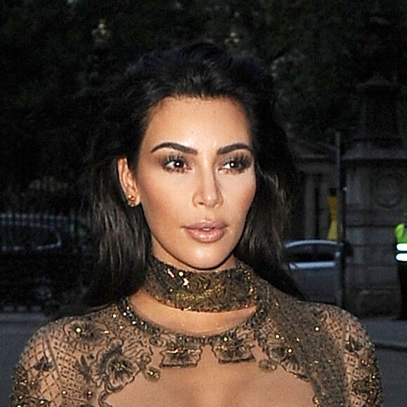 Kim Kardashian arrive au dîner de gala de "The Vogue 100" à Hyde Park, Londres, le 23 mai 2016