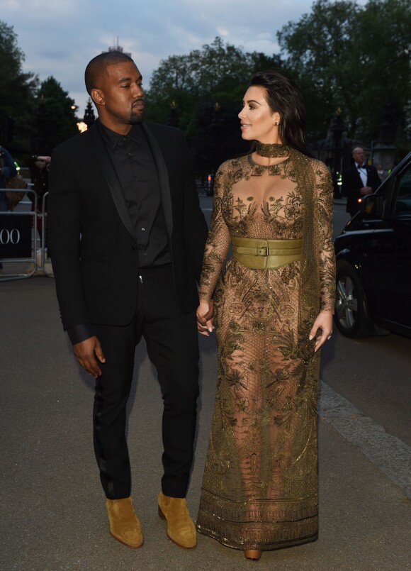Kanye West et sa femme Kim Kardashian - Arrivées des people au dîner de gala de "The Vogue 100" à Hyde Park, Londres le 23 mai 2016