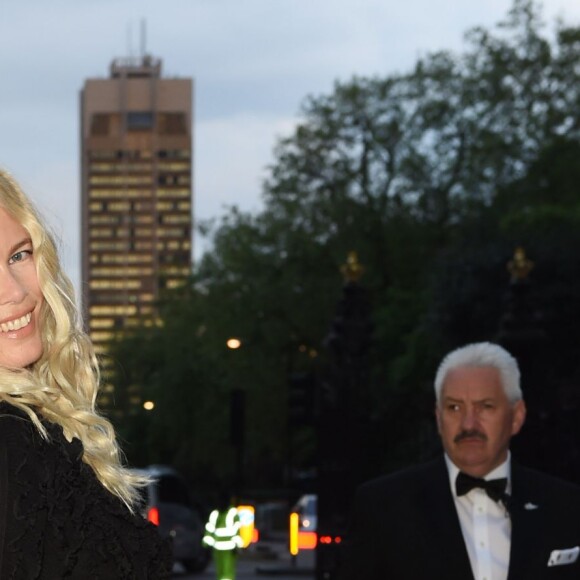 Claudia Schiffer - Arrivées des people au dîner de gala de "The Vogue 100" à Hyde Park, Londres le 23 mai 2016