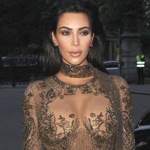 Kim Kardashian arrive au dîner de gala de "The Vogue 100" à Hyde Park, Londres, le 23 mai 2016