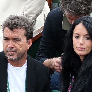 Arnaud Lagardère et sa femme Jade Foret - People aux Internationaux de France de tennis de Roland Garros à Paris, le 29 mai 2014.