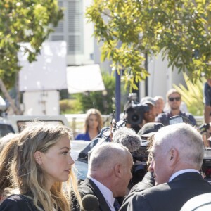 Johnny Depp et sa femme Amber Heard arrivent au tribunal de Southport pour le procès dans lequel est impliquée Amber pour avoir fait entrer sur le territoire ses chiens Pistol et Boo sans les déclarer à Southport le 18 Avril 2016.