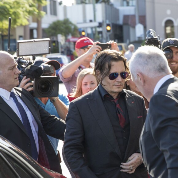 Johnny Depp et sa femme Amber Heard arrivent au tribunal de Southport pour le procès dans lequel est impliquée Amber pour avoir fait entrer sur le territoire ses chiens Pistol et Boo sans les déclarer à Southport le 18 Avril 2016.