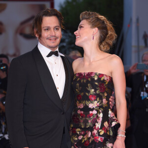 Johnny Depp (habillé en Ralph Lauren) et sa femme Amber Heard - Tapis rouge du film "A Danish Girl" lors du 72ème festival du film de Venise (la Mostra), le 5 septembre 2015.