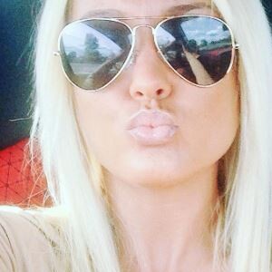 Aurélie Dotremont : Duck Face sur Instagram