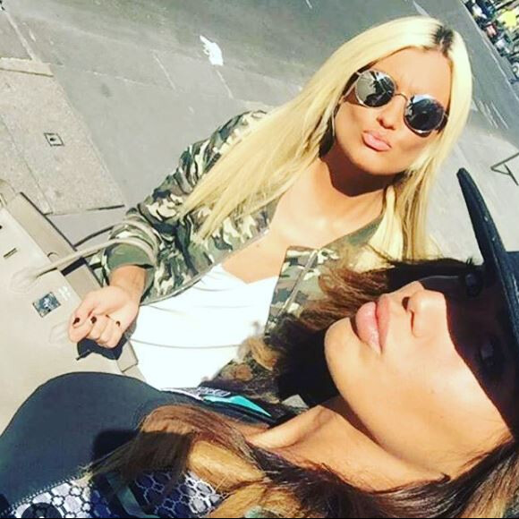 Aurélie Dotremont et Manon de "Moundir et les apprentis aventuriers" complices