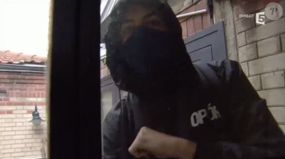 Des manifestants ont tenté d'investir le plateau de "C à vous" où se trouvait la ministre du Travail, Myriam El Khomri. Le 26 mai sur France 5.