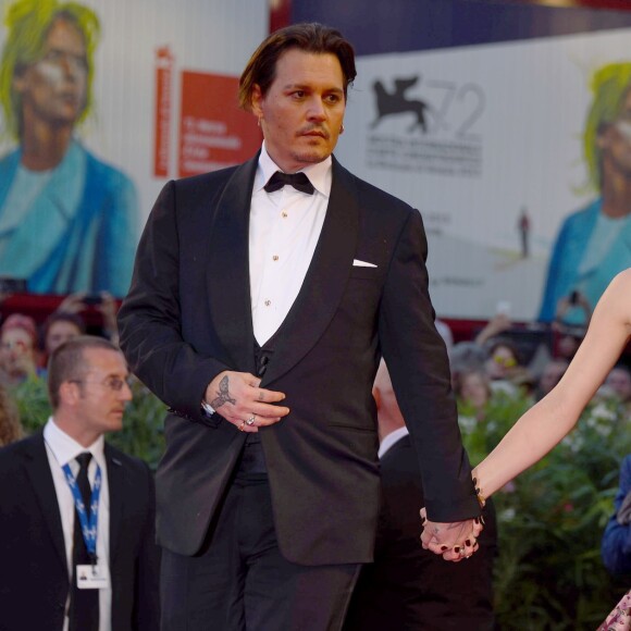 Johnny Depp (habillé en Ralph Lauren) et sa femme Amber Heard - Tapis rouge du film "A Danish Girl" lors du 72e festival du film de Venise (la Mostra), le 5 septembre 2015.