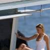 Exclusif - Kelly Rohrbach (qui joue le rôle de C.J Parker dans le film adapté de la série "Alerte à Malibu") sensuelle pour une séance photo sexy sur la plage à Malibu, Los Angeles, le 23 mai 2016.
