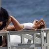 Exclusif - Kelly Rohrbach (qui joue le rôle de C.J Parker dans le film adapté de la série "Alerte à Malibu") sensuelle pour une séance photo sexy sur la plage à Malibu, Los Angeles, le 23 mai 2016.