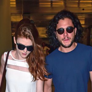 Rose Leslie et Kit Harington à l'aéroport de Los Angeles le 23 juillet 2014