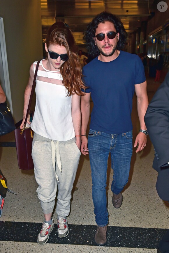 Rose Leslie et Kit Harington à l'aéroport de Los Angeles le 23 juillet 2014