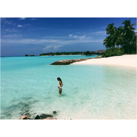La bombe April Love Geary profite de ses vacances aux Maldives avec son amoureux, le chanteur Robin Thicke. Photo publiée sur Instagram, le 1er juin 2016.