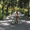 La bombe April Love Geary profite de ses vacances aux Maldives avec son amoureux, le chanteur Robin Thicke. Photo publiée sur Instagram, le 30 mai 2016.