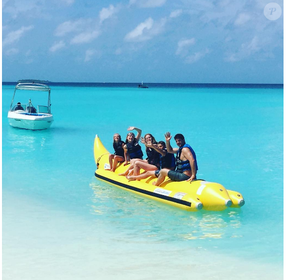 Le chanteur Robin Thicke est en vacances aux Maldives avec sa chérie, la belle April Love Geary. Photo publiée sur Instagram, le 2 juin 2016
