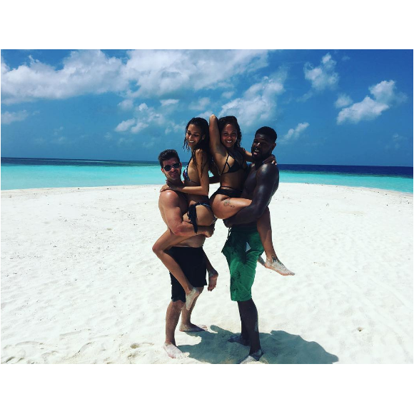 Le chanteur Robin Thicke est en vacances aux Maldives avec sa chérie, la belle April Love Geary. Photo publiée sur Instagram, le 31 mai 2016