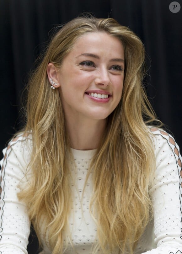 Amber Heard - Conférence de presse pour "The Danish Girl" au festival de Toronto le 12 septembre 2015.