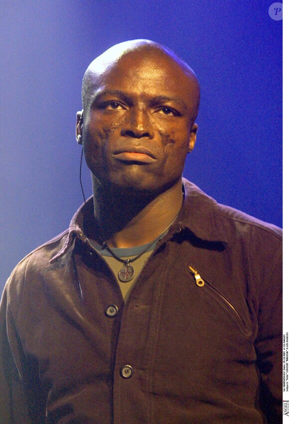 Seal en concert à Los Angeles en 2001.