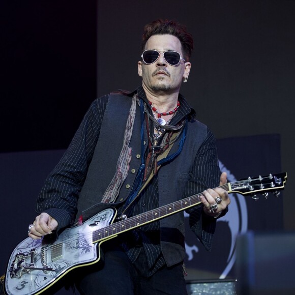 Johnny Depp en concert avec son groupe les "Hollywood Vampires", dans l'ancienne prison Faengslet à Hornsens, Danemark. Le 1er juin 2016.