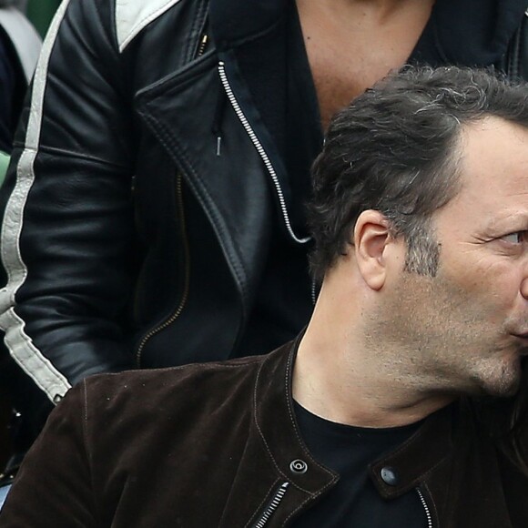 Arthur et sa compagne Mareva Galanter dans les tribunes de la finale hommes des internationaux de France de Roland-Garros à Paris le 5 juin 2016. ©Moreau-Jacovides / Bestimage