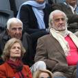 Charles Gérard et Jean-Paul Belmondo dans les tribunes de la finale homme des internationaux de France de Roland-Garros à Paris le 5 juin 2016. © Moreau-Jacovides / Bestimage