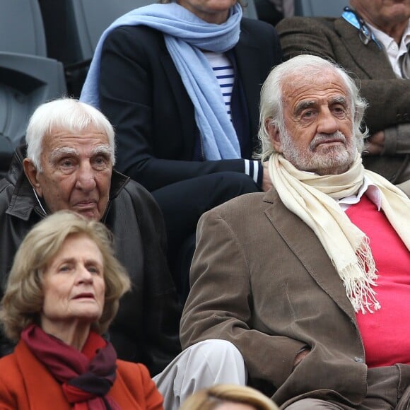 Charles Gérard et Jean-Paul Belmondo dans les tribunes de la finale homme des internationaux de France de Roland-Garros à Paris le 5 juin 2016. © Moreau-Jacovides / Bestimage