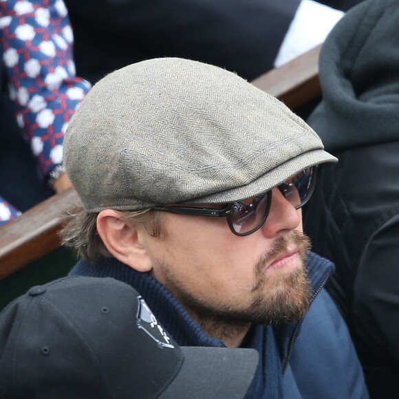 Leonardo DiCaprio et des amis dans les tribunes de la finale homme des internationaux de France de Roland-Garros à Paris le 5 juin 2016. © Moreau-Jacovides / Bestimage