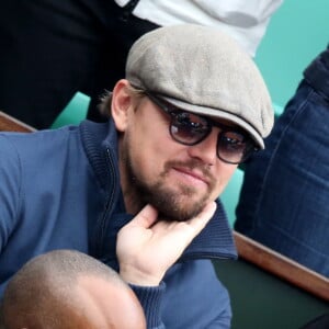 Leonardo DiCaprio et des amis dans les tribunes de la finale homme des internationaux de France de Roland-Garros à Paris le 5 juin 2016. © Moreau-Jacovides / Bestimage