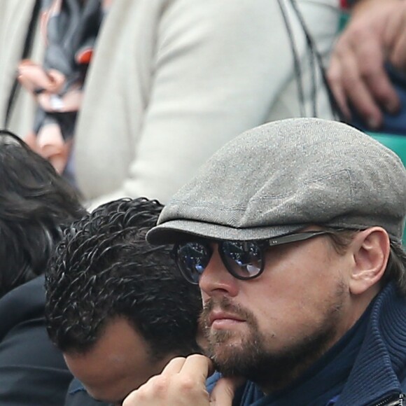 Leonardo DiCaprio et des amis dans les tribunes de la finale homme des internationaux de France de Roland-Garros à Paris le 5 juin 2016. © Moreau-Jacovides / Bestimage