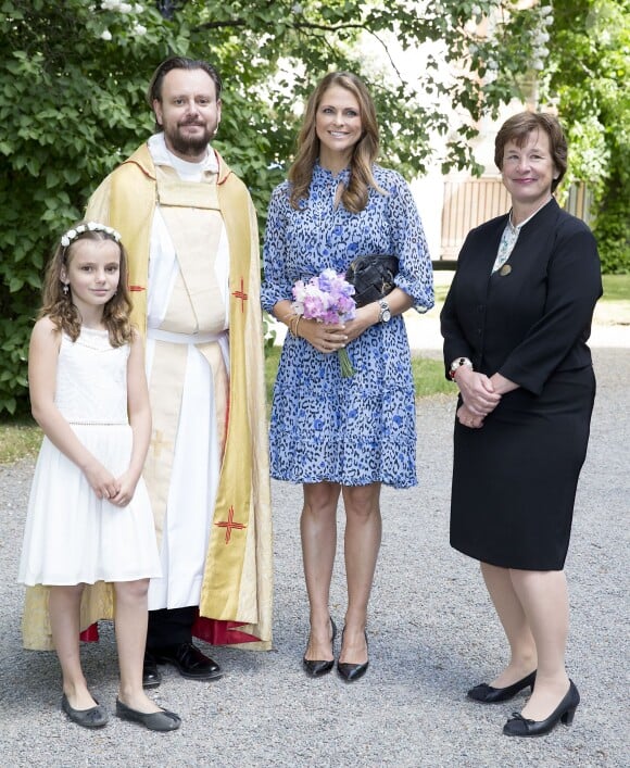 La princesse Madeleine de Suède assiste à une fête traditionnelle à L'église Hedvig Eleonora à Stockholm le 5 juin 2016.