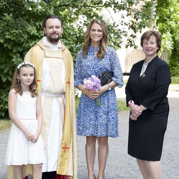 La princesse Madeleine de Suède assiste à une fête traditionnelle à L'église Hedvig Eleonora à Stockholm le 5 juin 2016.