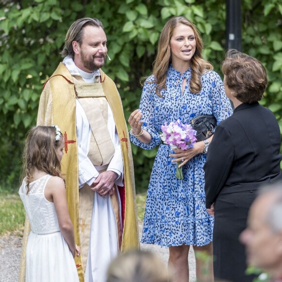 La princesse Madeleine de Suède assiste à une fête traditionnelle à L'église Hedvig Eleonora à Stockholm le 5 juin 2016.