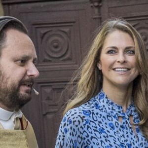 La princesse Madeleine de Suède assiste à une fête traditionnelle à L'église Hedvig Eleonora à Stockholm le 5 juin 2016.