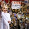 Hillary Clinton a revendiqué mardi sa victoire aux primaires démocrates lors d'un discours lors du dernier Super Tuesday à Brooklyn, le 7 juin 2016.