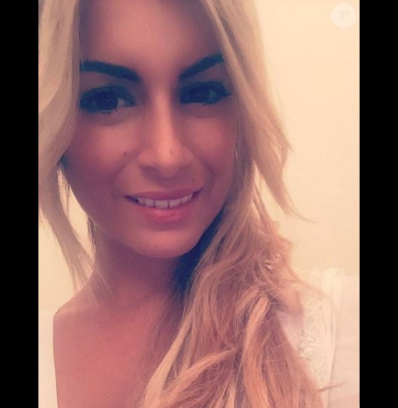 Carla des "Marseillais" souriante sur Instagram