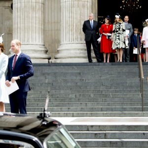 Le prince Harry, Kate Middleton, duchesse de Cambridge, le prince William, le prince Andrew, duc d'York, la princesse Beatrice d'York, la princesse Eugenie d'York, le prince Edward, duc de Wessex, la comtesse Sophie de Wessex, Lady Louise Windsor à la sortie de la messe à la cathédrale Saint-Paul de Londres pour le 90e anniversaire de la reine Elizabeth II, le 10 juin 2016.