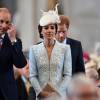 Le prince William, Kate Middleton, duchesse de Cambridge, et le prince Harry à la messe en la cathédrale Saint-Paul de Londres pour le 90e anniversaire de la reine Elizabeth II, le 10 juin 2016.