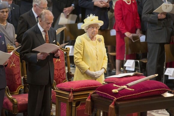La reine Elizabeth II et le prince Philip lors de la messe en la cathédrale St Paul pour le 90e anniversaire de la reine Elizabeth II à Londres le 10 juin 2016.