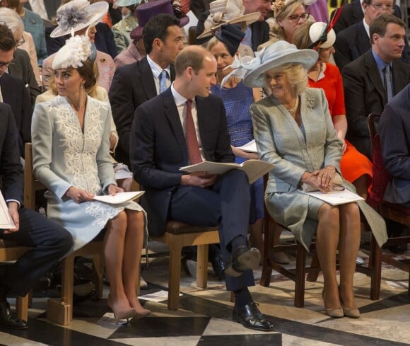 Kate Middleton, le prince William et Camilla Parker Bowles lors de la messe en la cathédrale St Paul pour le 90e anniversaire de la reine Elizabeth II à Londres le 10 juin 2016.