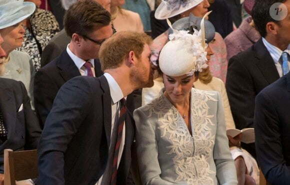 Le prince Harry et Kate Middleton lors de la messe en la cathédrale St Paul pour le 90e anniversaire de la reine Elizabeth II à Londres le 10 juin 2016.