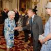 La reine Elizabeth II d'Angleterre salue Sir Jerry Mateparae, Gouverneur général de Nouvelle-Zélande - Réception au Guidhall de Londres à la suite de la messe de l'anniversaire de la reine Elizabeth II le 10 juin 2016.