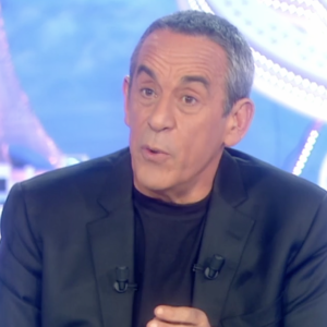 Thierry Ardison confirme à Ohpélie Meunier qu'il poursuivra "Salut les Terriens !" à la rentrée sur D8. Extrait de son interview pour "Le Tube", diffusion samedi 11 juin 2016 sur Canal+.