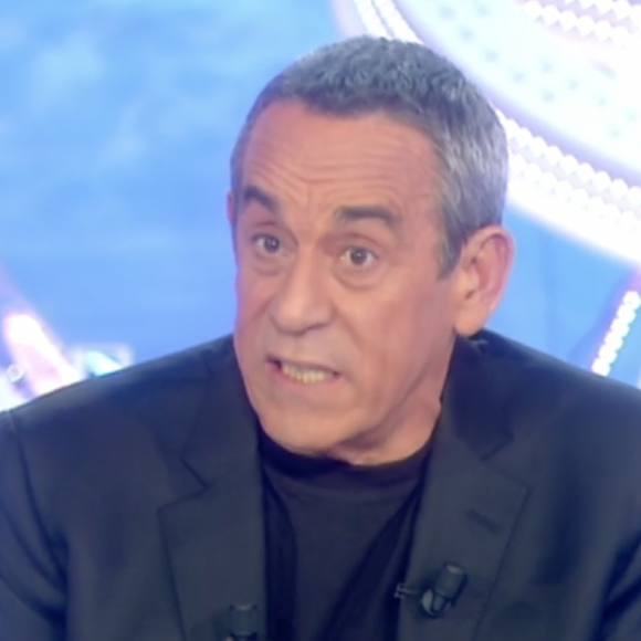 Thierry Ardison confirme à Ohpélie Meunier qu'il poursuivra "Salut les Terriens !" à la rentrée sur D8. Extrait de son interview pour "Le Tube", diffusion samedi 11 juin 2016 sur Canal+.