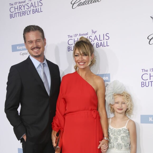 Rebecca Gayheart avec son mari Eric Dane et leur fille arrivent au 15ème "Chrysalis Butterfly Ball" à Brentwood, Los Angeles. Le 11 juin 2016.