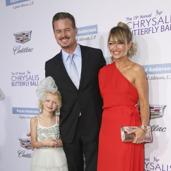 Rebecca Gayheart avec son mari Eric Dane et leur fille Billie arrivent au 15ème "Chrysalis Butterfly Ball" à Brentwood, Los Angeles. Le 11 juin 2016.