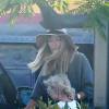 Exclusif - Rebecca Gayheart (la femme d'Eric Dane) avec sa fille Billie Beatrice sortent du "Carney's Famous Hot Dog Train" à Studio City, Los Angeles, le 9 juin 2016.